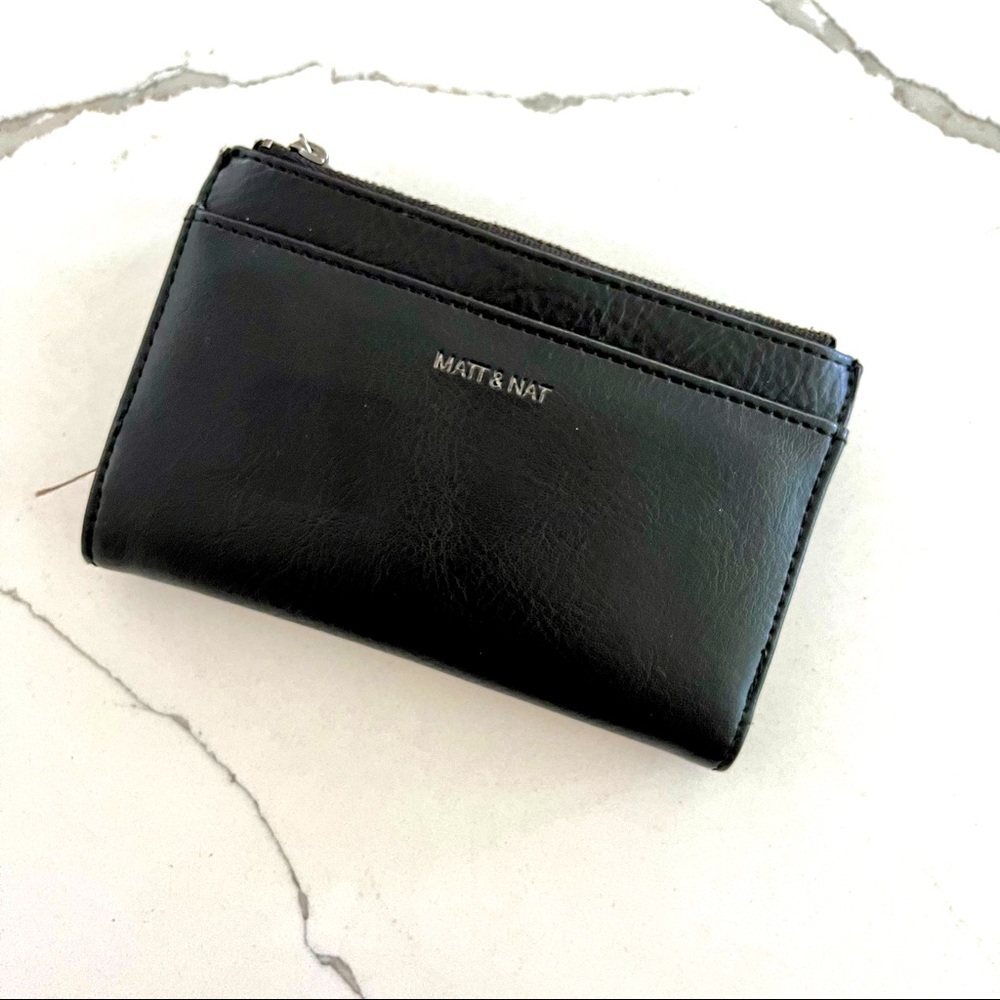 Matt & Nat Motiv Small Wallet in Black